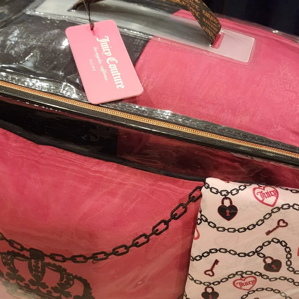 Juicy Coulture bot pink/black 8piece queen Reversible bed set new